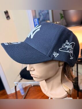 GORGEOUS YANKEES SNAPBACK !!!